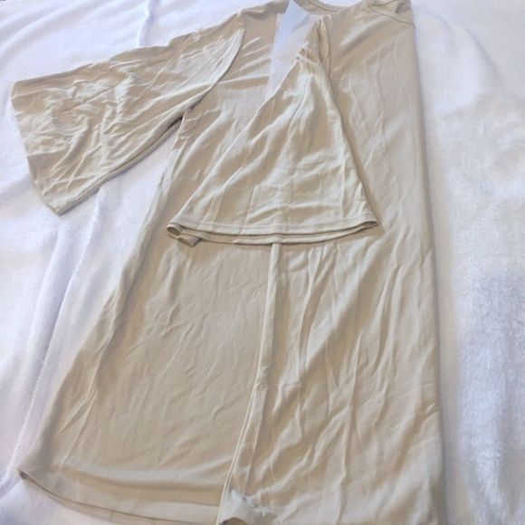 Ivory Boat Neck Elbow Length Bell Sleeve Top - Picture 6 of 8